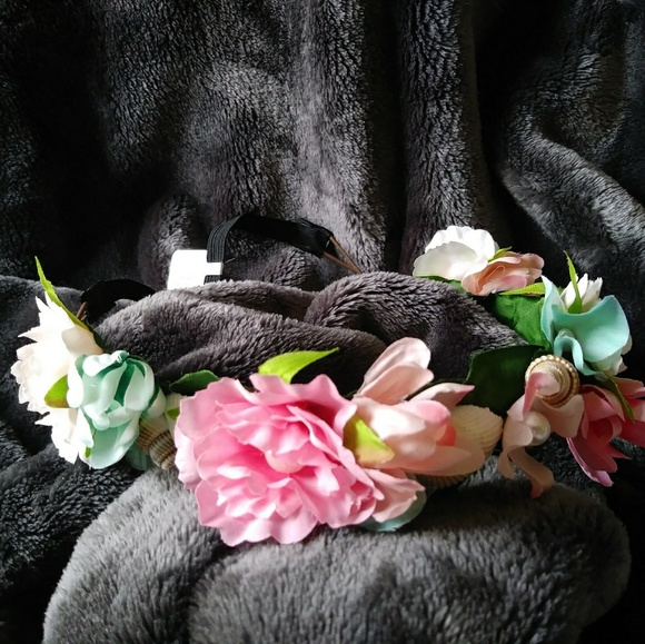 Floral and seashell headband
